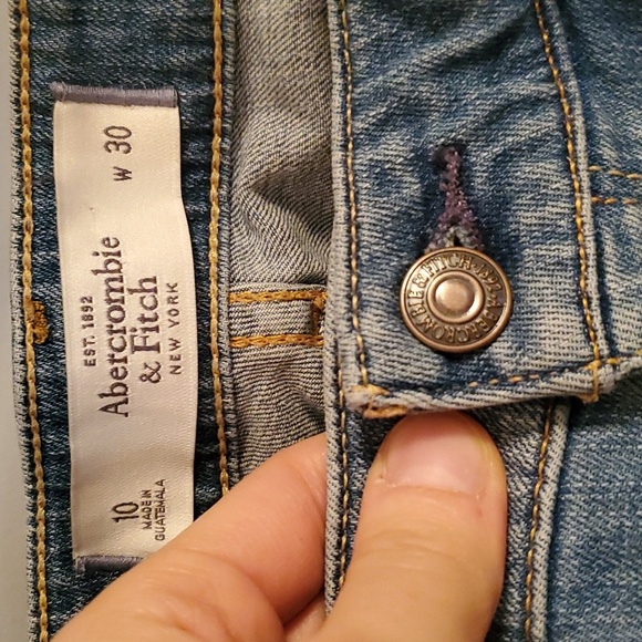 Abercrombie & Fitch distressed embroidered jeans. Faded blue. Size 10, 30W. - Picture 4 of 15